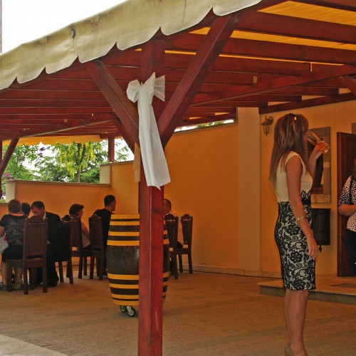 Vend&eacute;gv&aacute;r&aacute;s a Lőrincz Pinc&eacute;ben